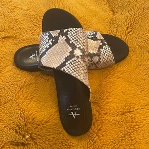 Women’s Snake Print Aquatalia slides size 8.5 NEW